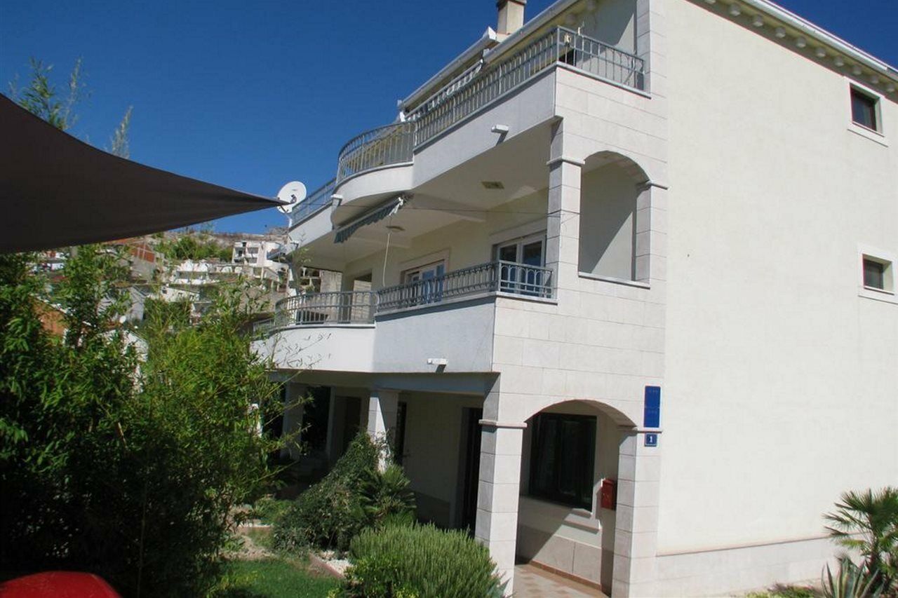 Apartments Miljak Omiš Exterior foto