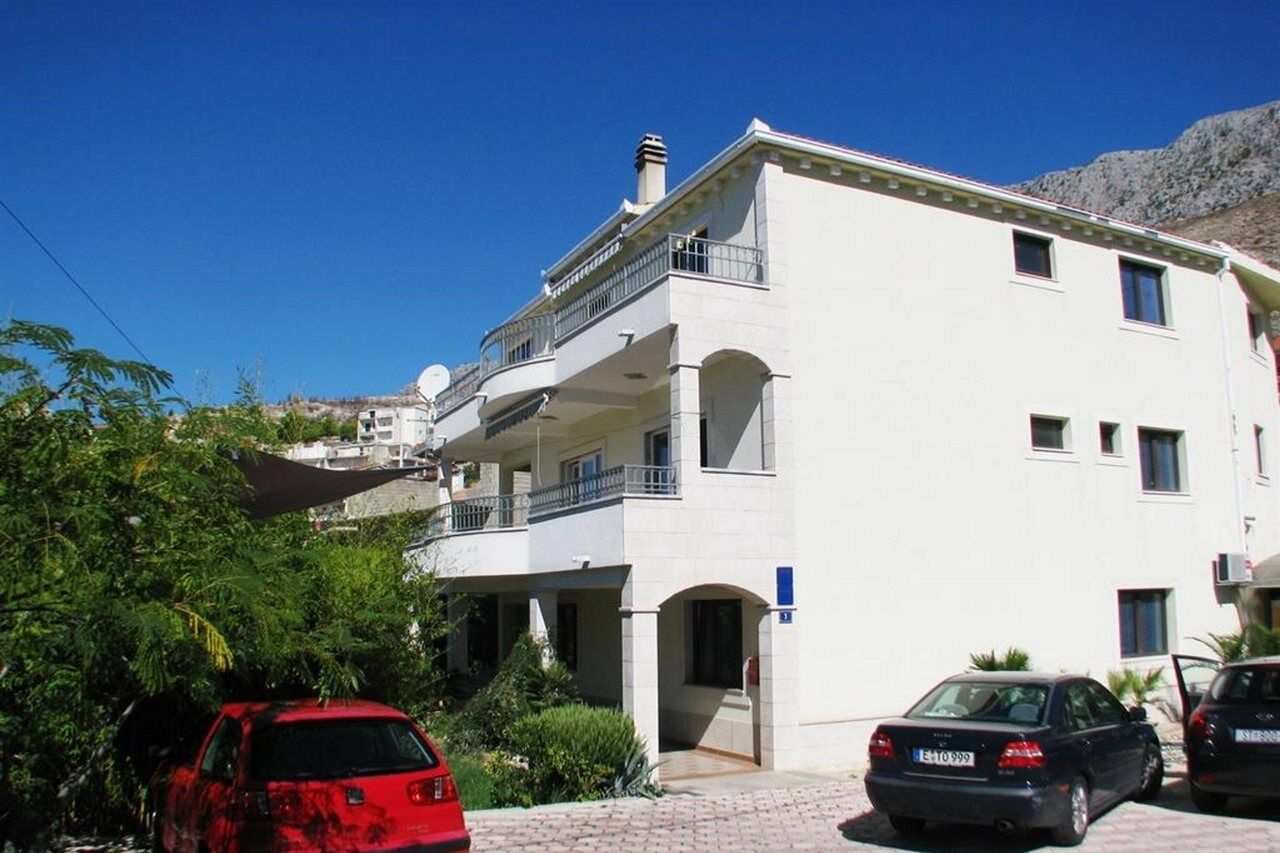 Apartments Miljak Omiš Exterior foto